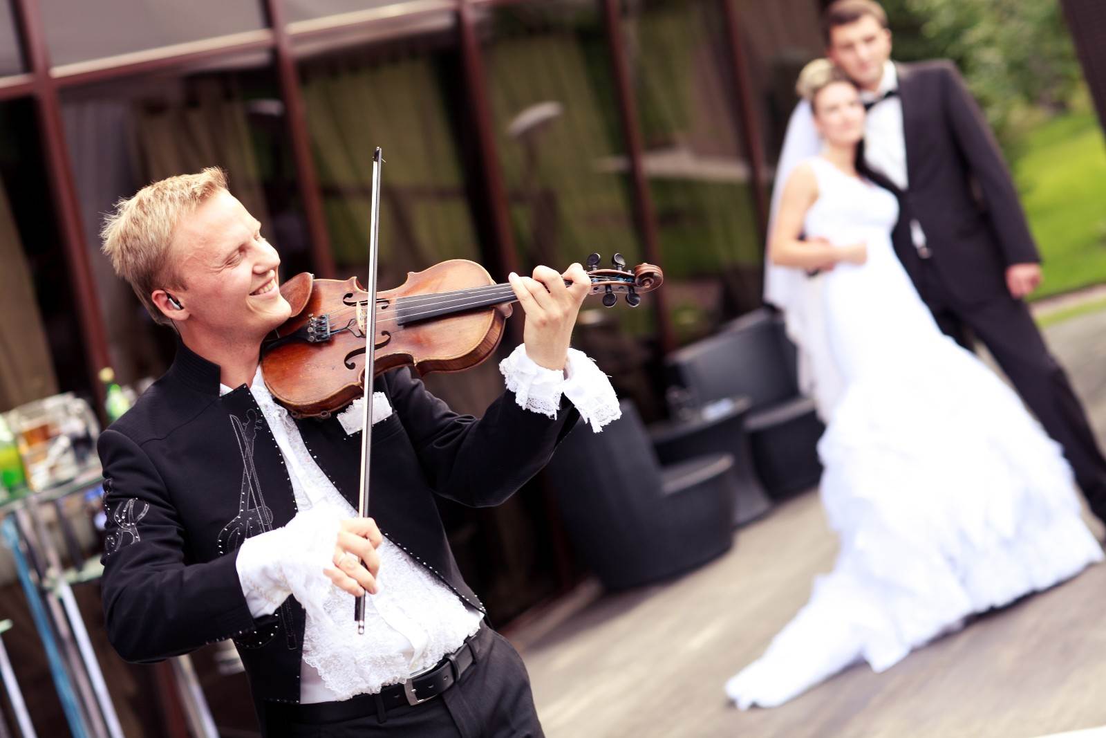 Трио квинтет. Музыканты на свадьбе. Грузинские музыканты на свадьбу. Шоу программа на свадьбу. Музыканты на свадьбах Постер.